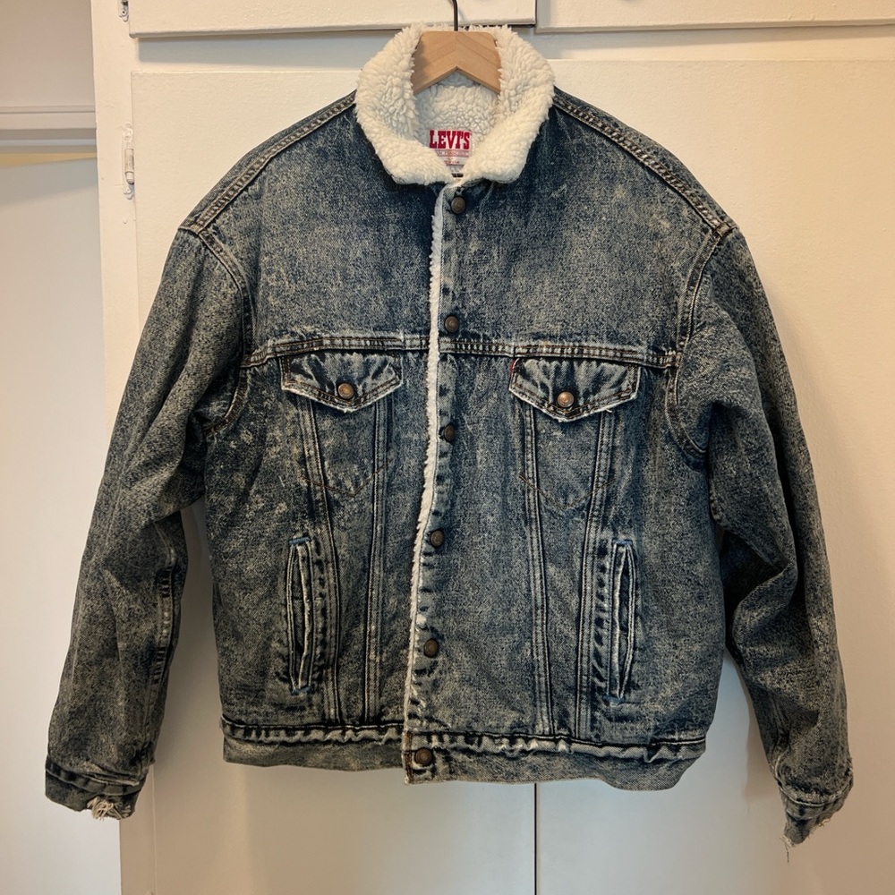 Levi's unisex Blue Denim Jacket with White Sherpa